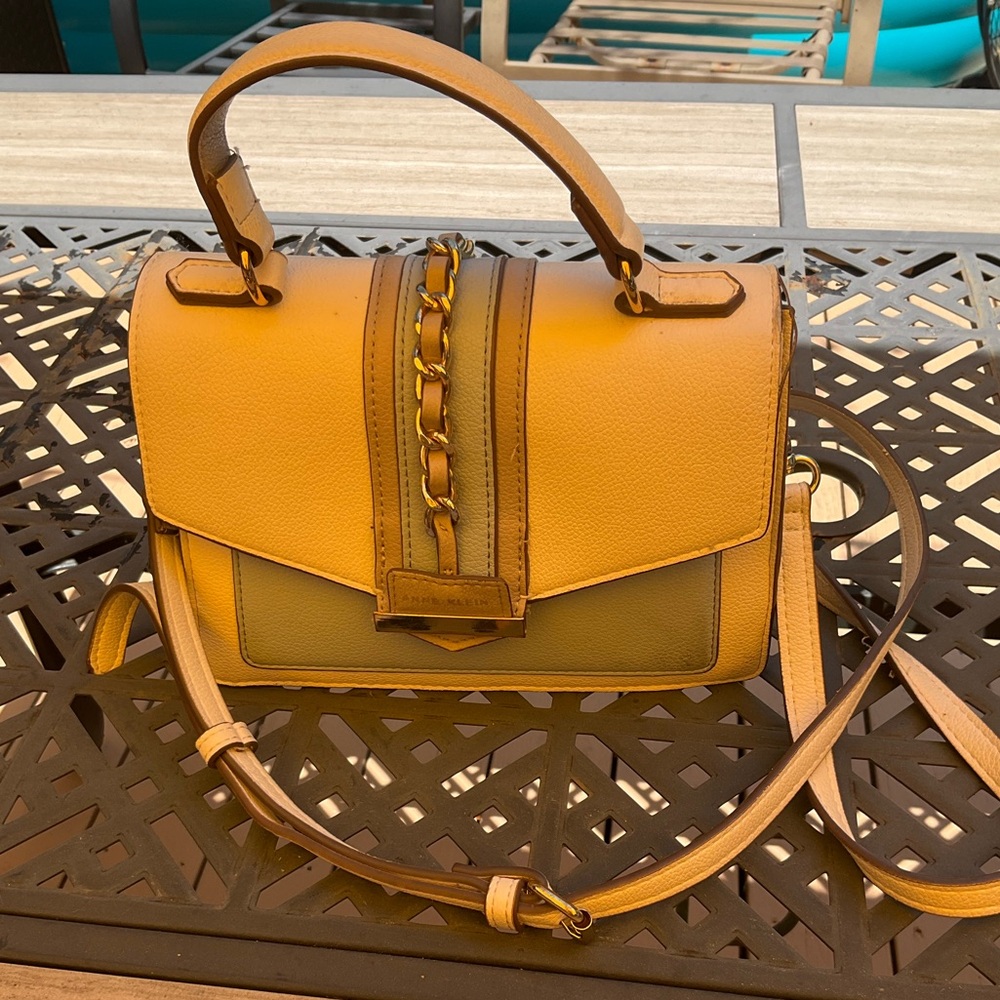 Perfect crossbody purse - Picture 2 of 6